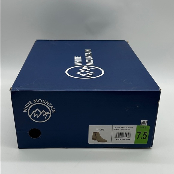 White Mountain Taupe Suede Ankle Boots | Size 7.5 NIB | Side Zip Block Heel - Picture 13 of 13